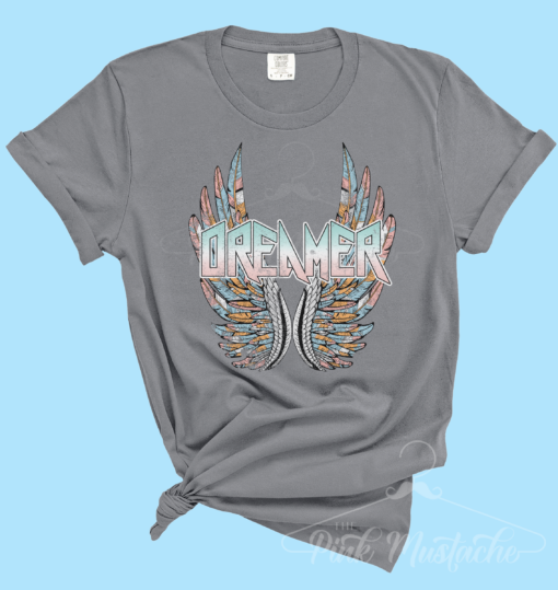 Comfort Colors Dreamer Wings Rocker Tee – Unisex Sized Vintage Rock N Roll Styled Hippie Shirt