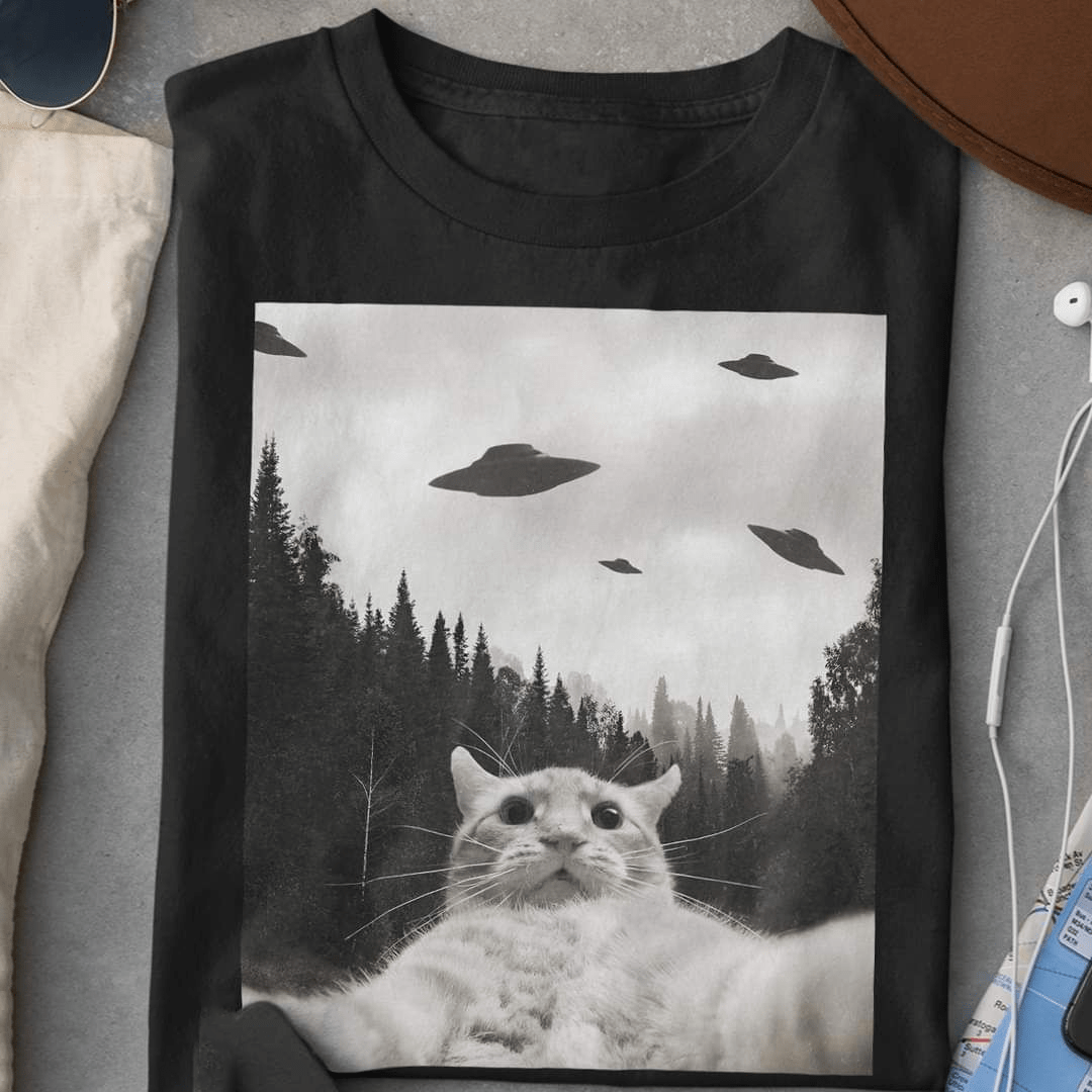 Cute Cat Selfie With UFOs T-Shirt Cute Cat Selfie With UFOs T-Shirt