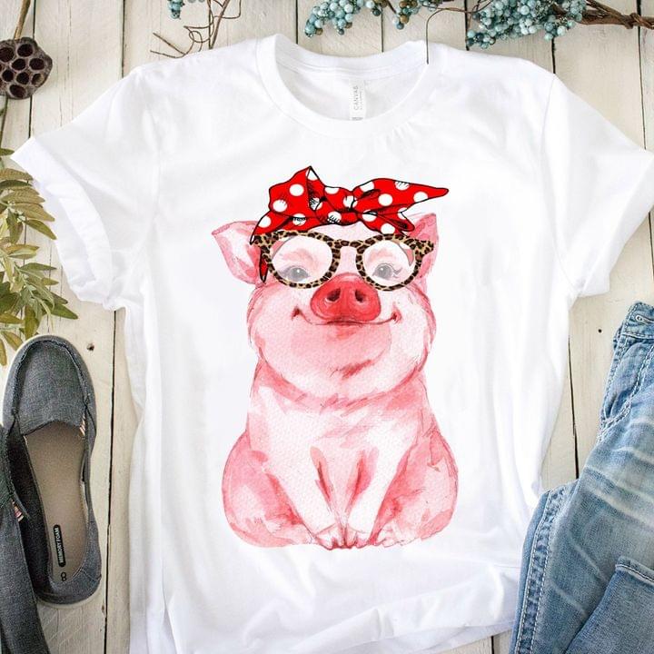 Cute Pig Wearing Leopard Glasses Polka Dot Headbands Shirt Cute Pig Wearing Leopard Glasses Polka Dot Headbands Shirt