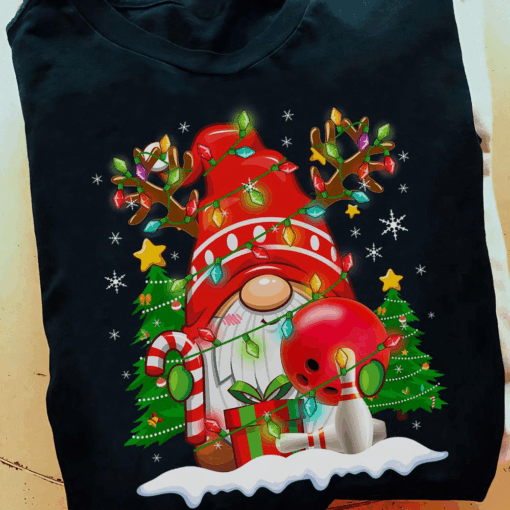 Cute Reindeer Gnome Bowling Xmas T-Shirt