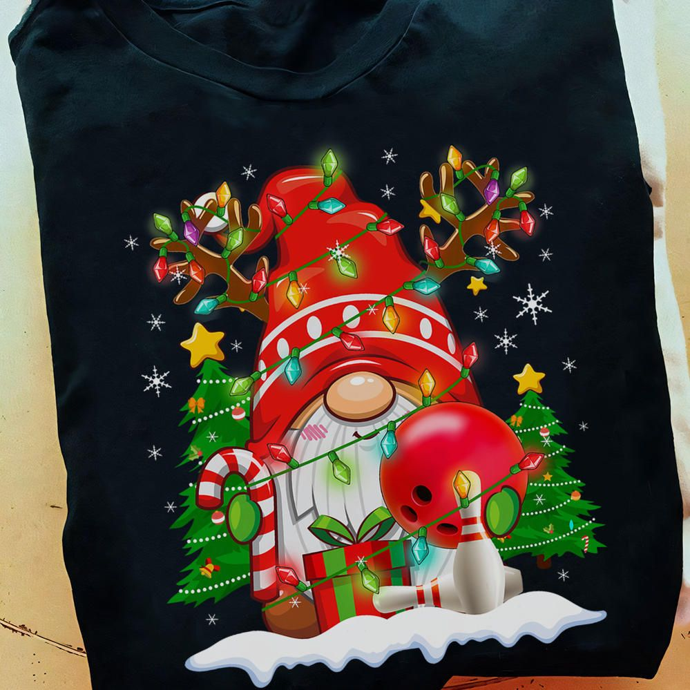 Cute Reindeer Gnome Bowling Xmas T-Shirt Cute Reindeer Gnome Bowling Xmas T-Shirt